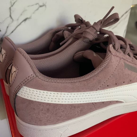 Women’s Puma Sneaker - Picture 9 of 10